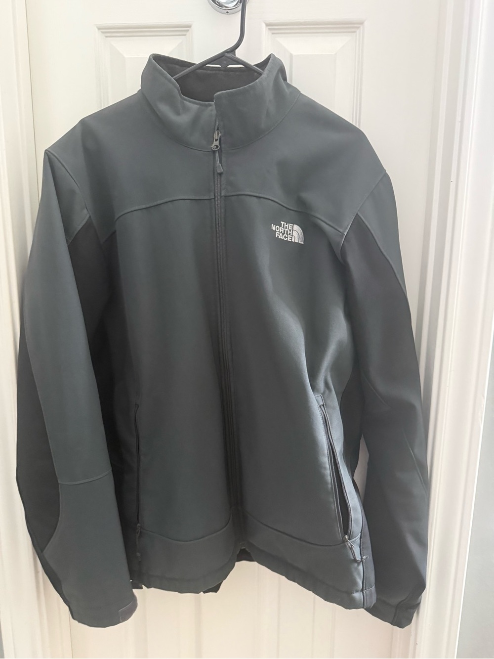 The North Face Men's Gray Full‑Zip Softshell Jacket